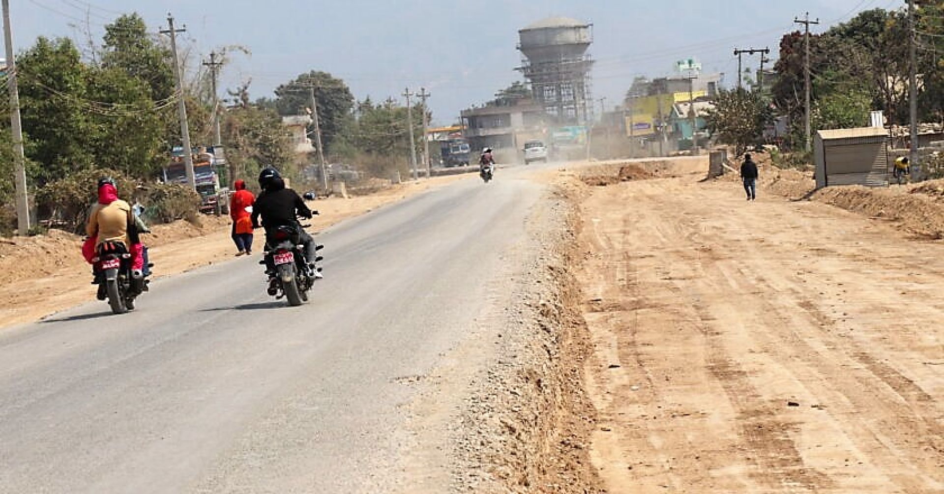 घोराही–तुलसीपुर चारलेन सडक मर्मत सुरु